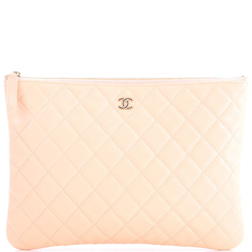 O Case Clutch Quilted Caviar Medium