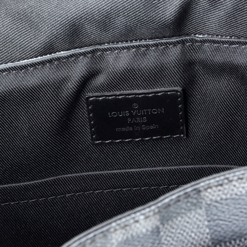 District Nm Messenger Bag Damier