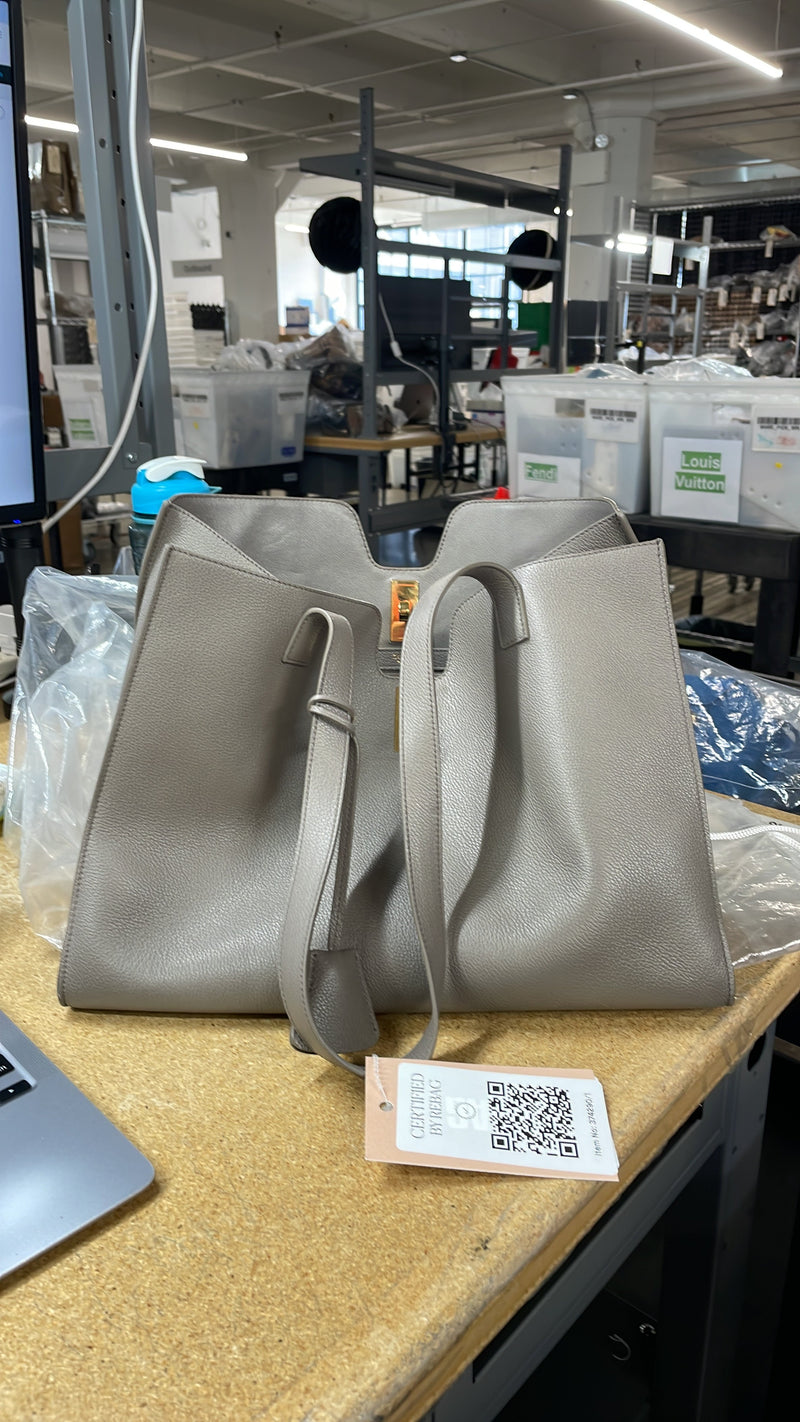 Cabas 16 Bag Grainy Calfskin