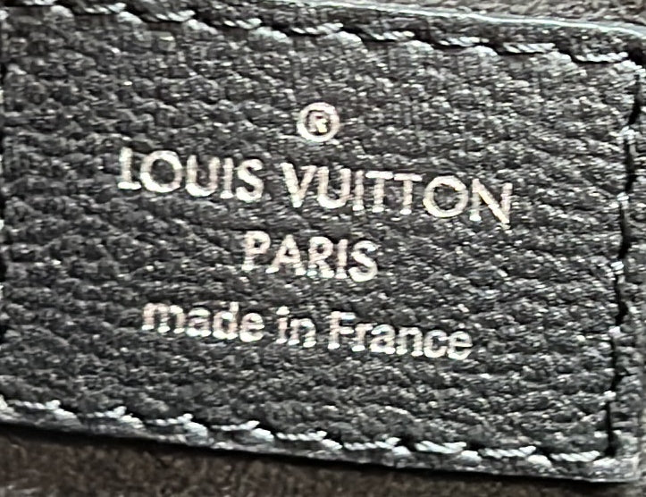 Very Zipped Tote Leather