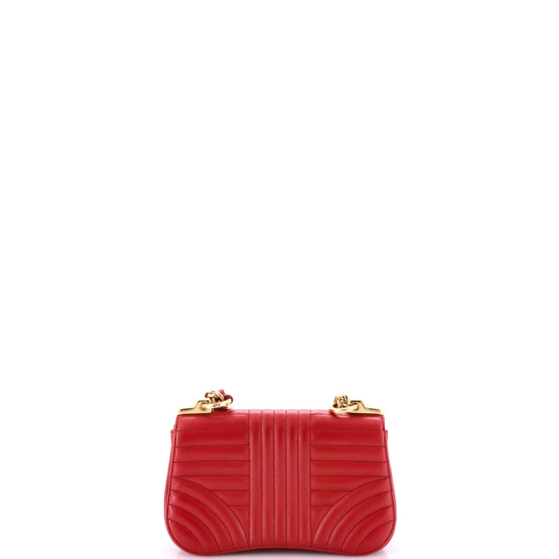 Curved Flap Chain Shoulder Bag Diagramme