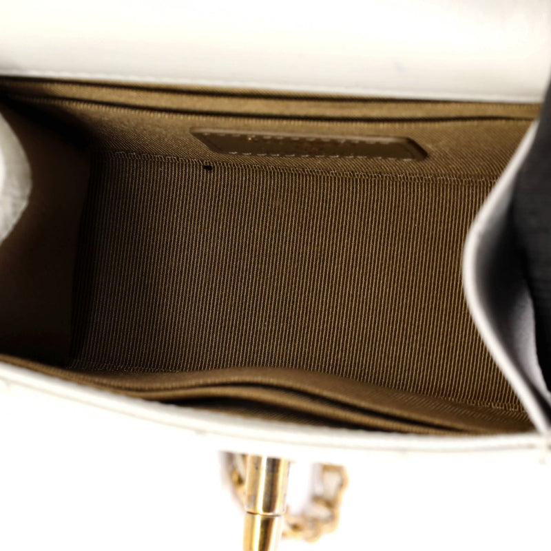 Chic Pearls Flap Clutch With Chain