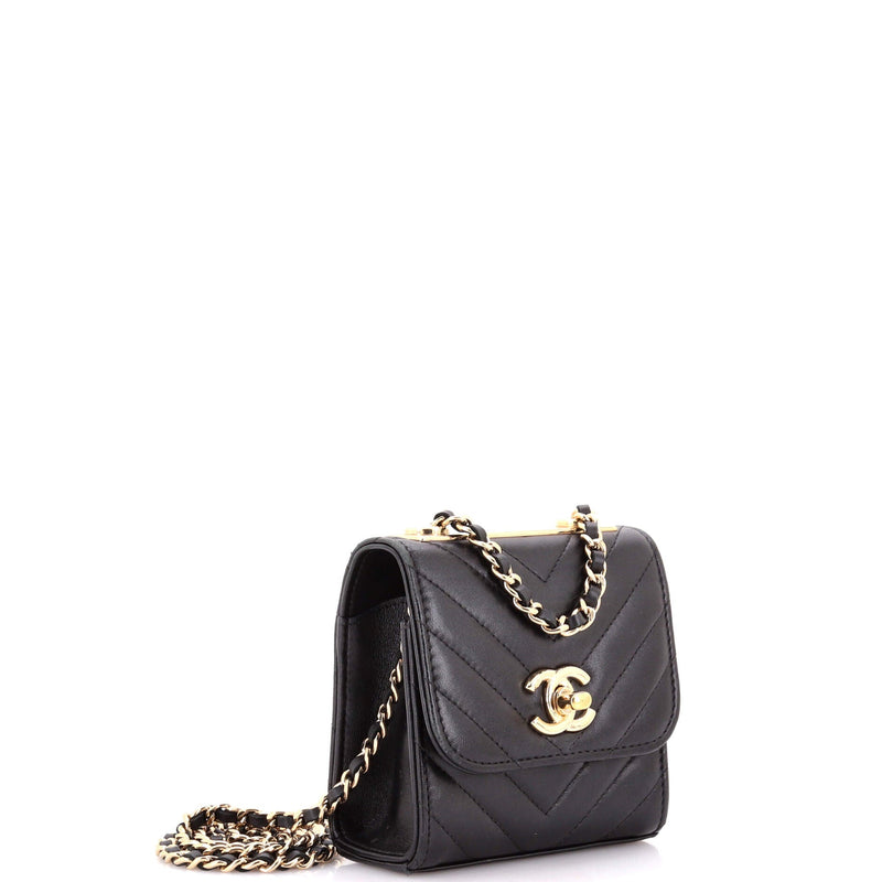 Trendy Cc Clutch With Chain Chevron