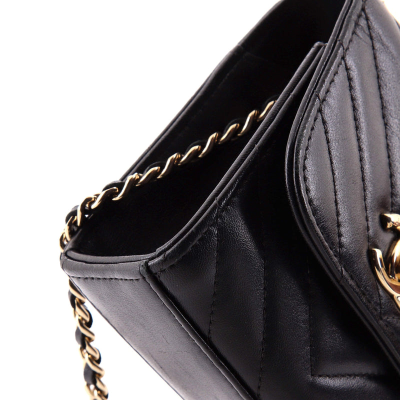 Trendy Cc Clutch With Chain Chevron