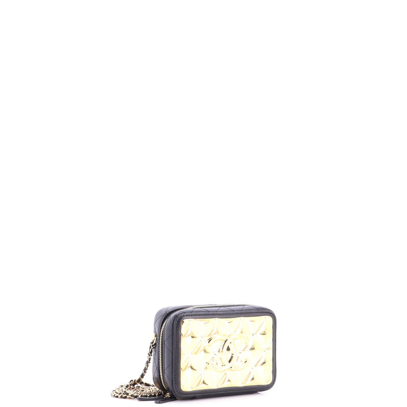 Cc Zip Around Clutch With Chain Quilted