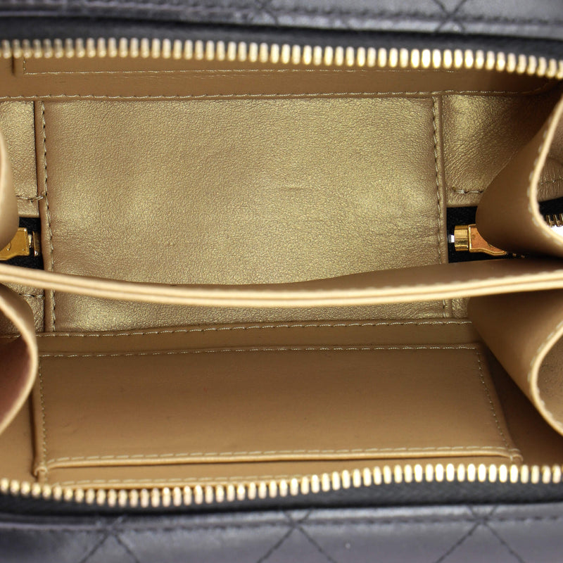 Cc Zip Around Clutch With Chain Quilted