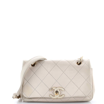 Twist Chain Enamel Cc Flap Bag Quilted