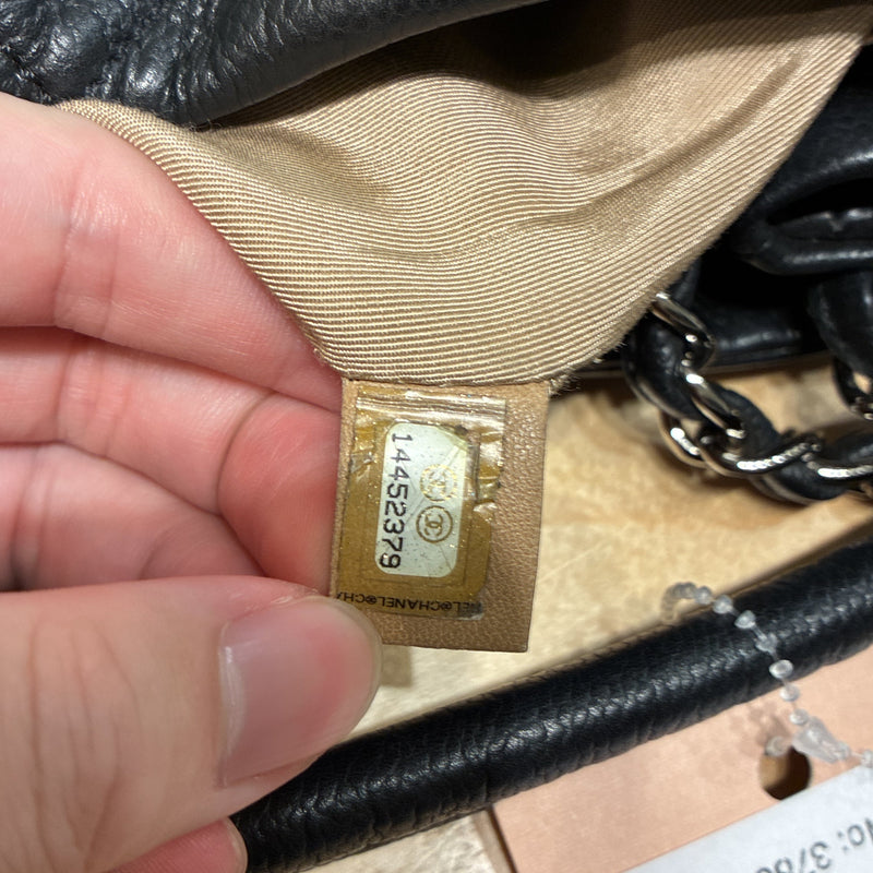 Timeless Cc Expandable Tote Quilted