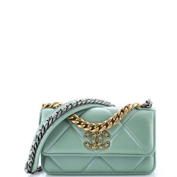 19 Wallet On Chain Quilted Lambskin