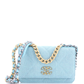 19 Wallet On Chain Quilted Denim