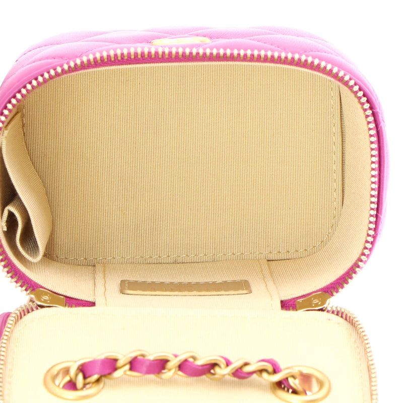 Pearl Crush Vanity Case With Chain