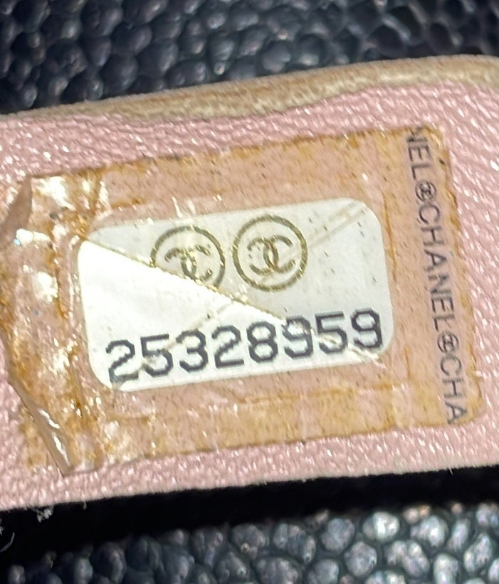 Thread Around Flap Bag Quilted Caviar