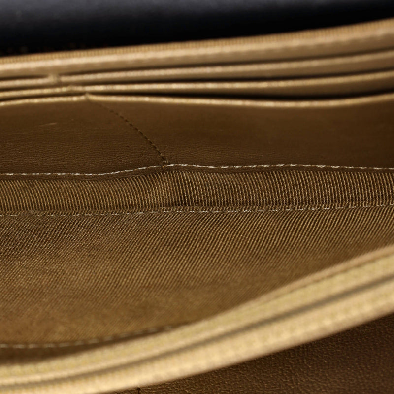 Chic Pearls Clutch With Chain Quilted