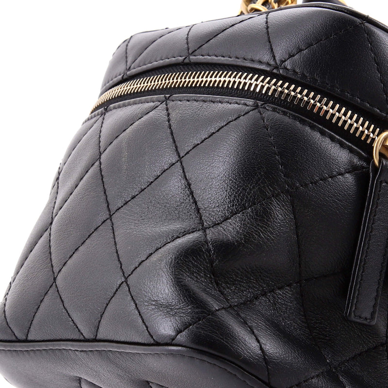 Chain Bar Vanity Case With Quilted