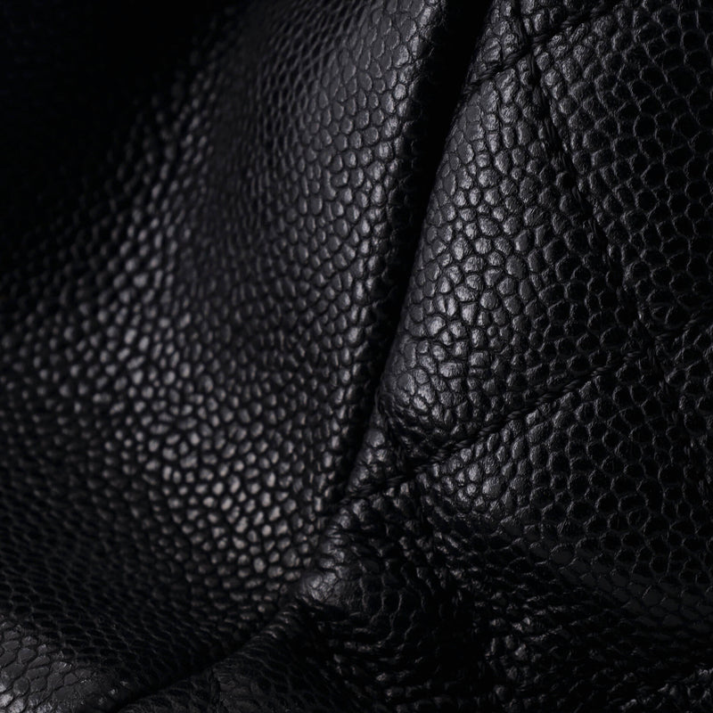 Grand Shopping Tote Quilted Caviar