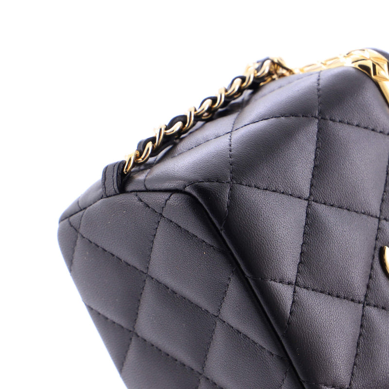 Lock Frame Vanity Case With Chain