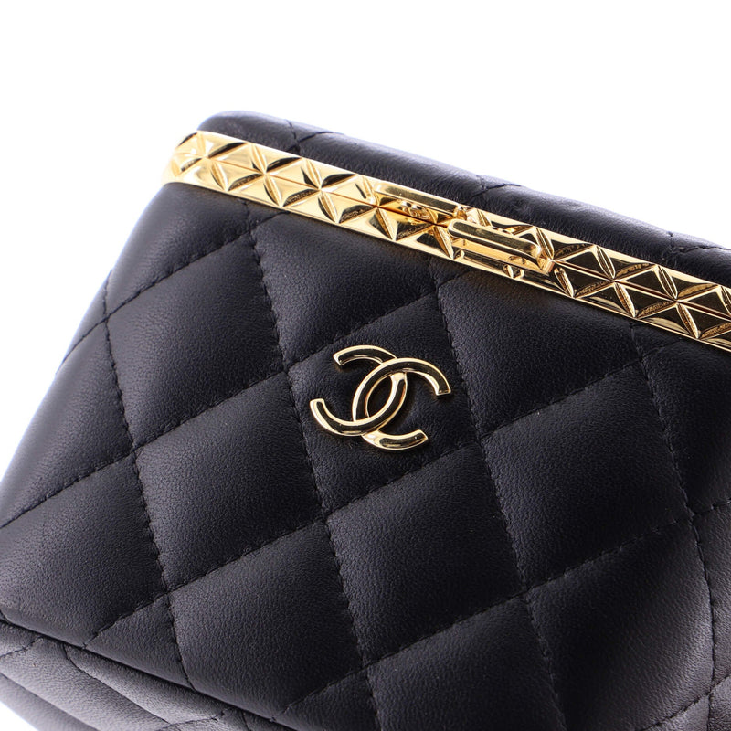 Lock Frame Vanity Case With Chain