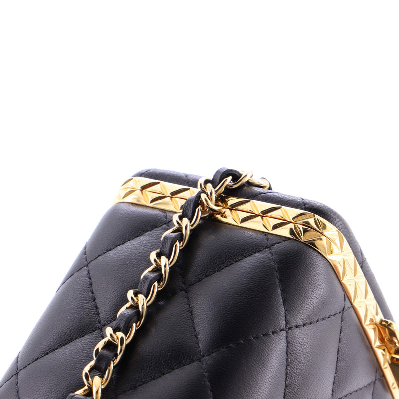 Lock Frame Vanity Case With Chain