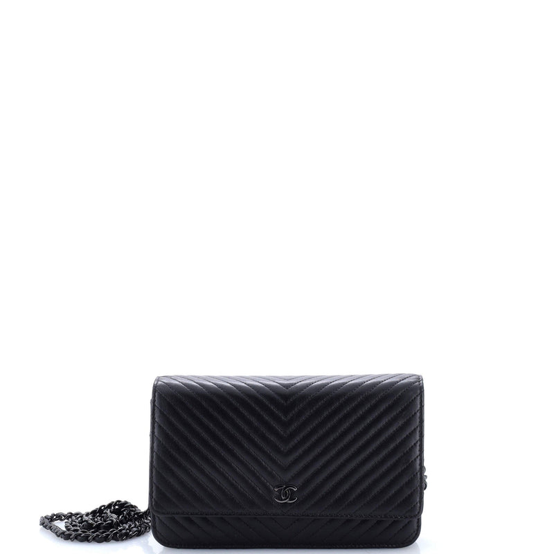 So Black Wallet On Chain Chevron