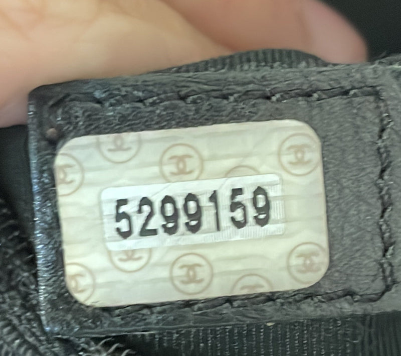 Vintage Timeless Zip Tote Caviar Medium