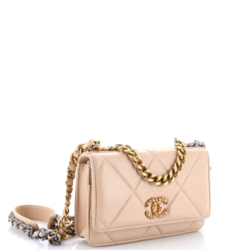 19 Wallet On Chain Quilted Lambskin