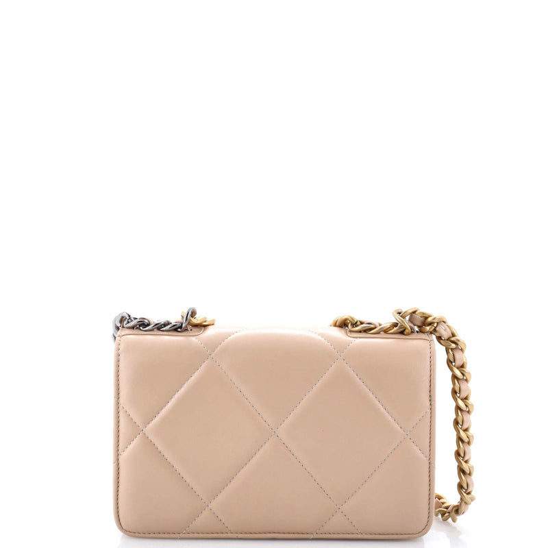 19 Wallet On Chain Quilted Lambskin