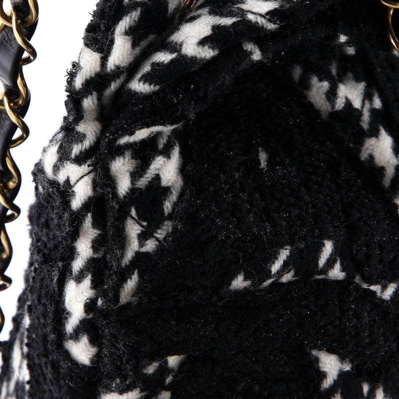 22 Chain Hobo Logo Quilted Tweed Small