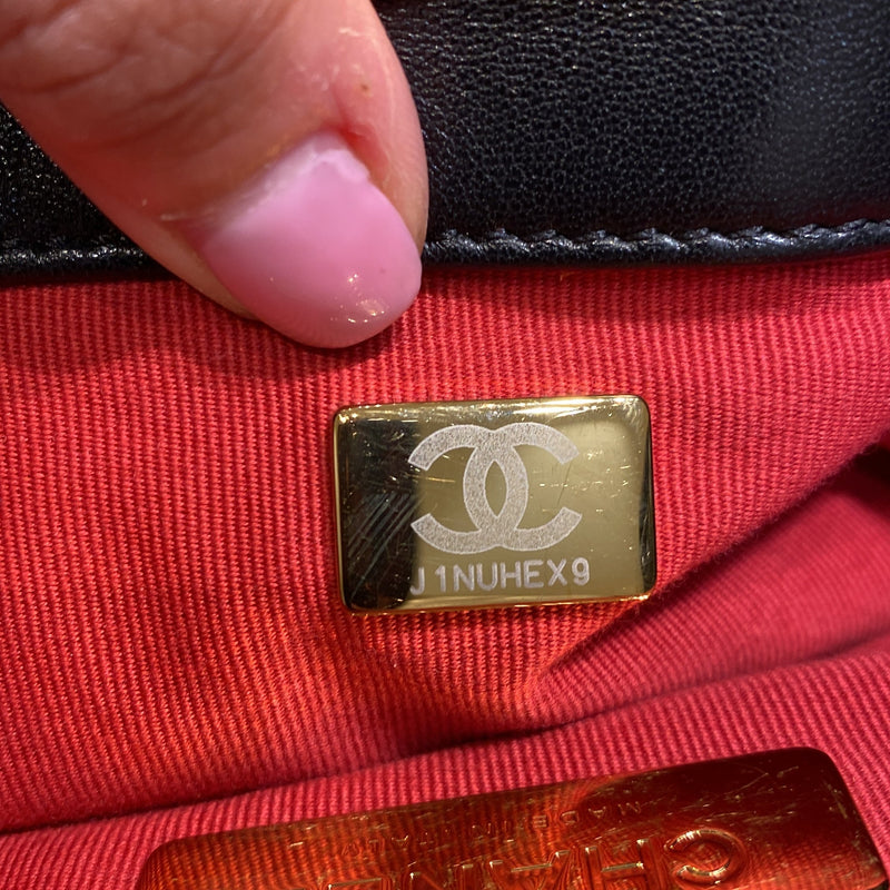 19 Shopping Bag Quilted Leather Medium