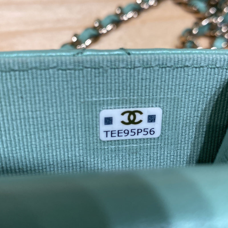 Candy Heart Clutch With Chain Quilted