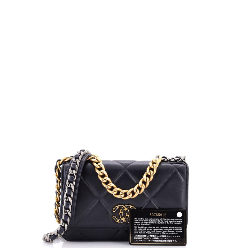 19 Wallet On Chain Quilted Lambskin