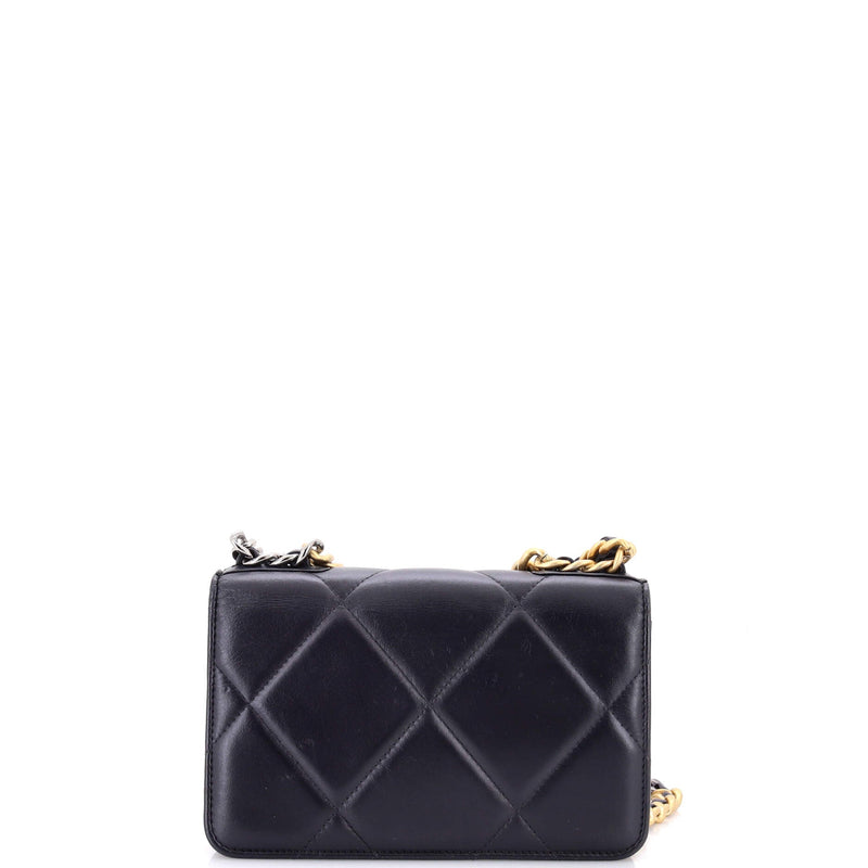 19 Wallet On Chain Quilted Lambskin