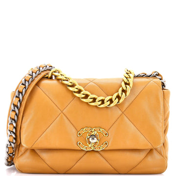 19 Flap Bag Quilted Leather Medium