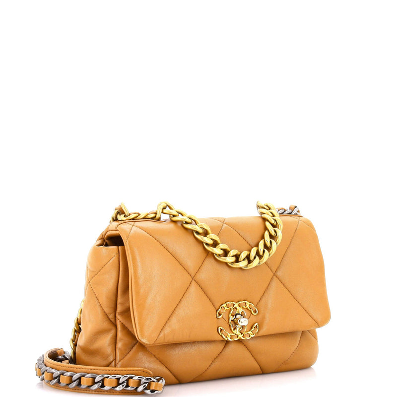 19 Flap Bag Quilted Leather Medium