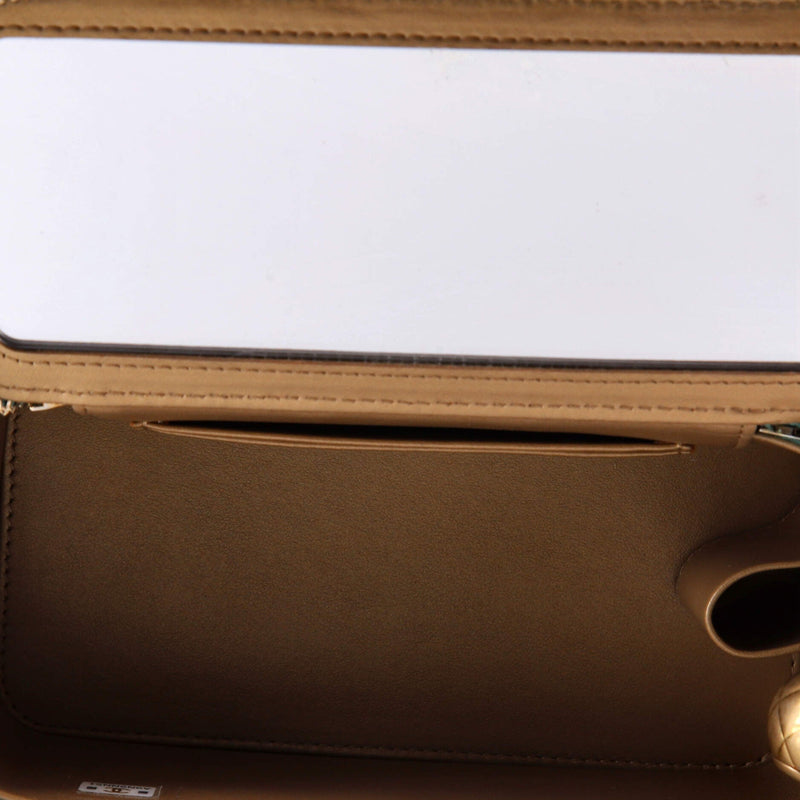 Pearl Crush Vanity Case With Chain