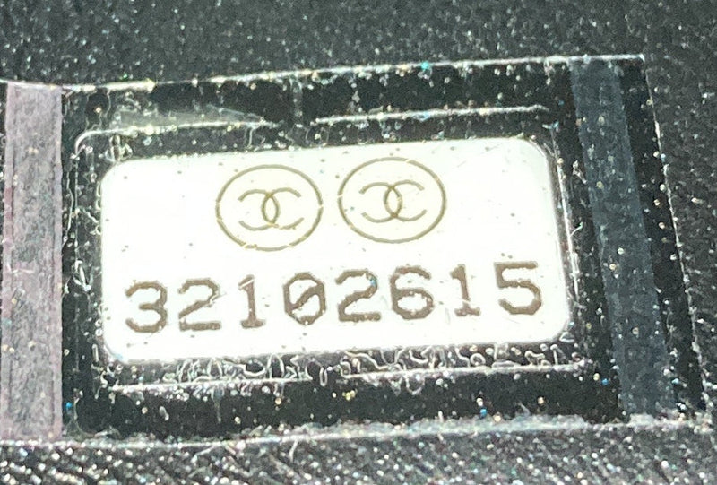 Lock Frame Vanity Case With Chain