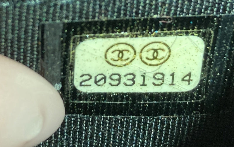 Wallet On Chain Quilted Caviar