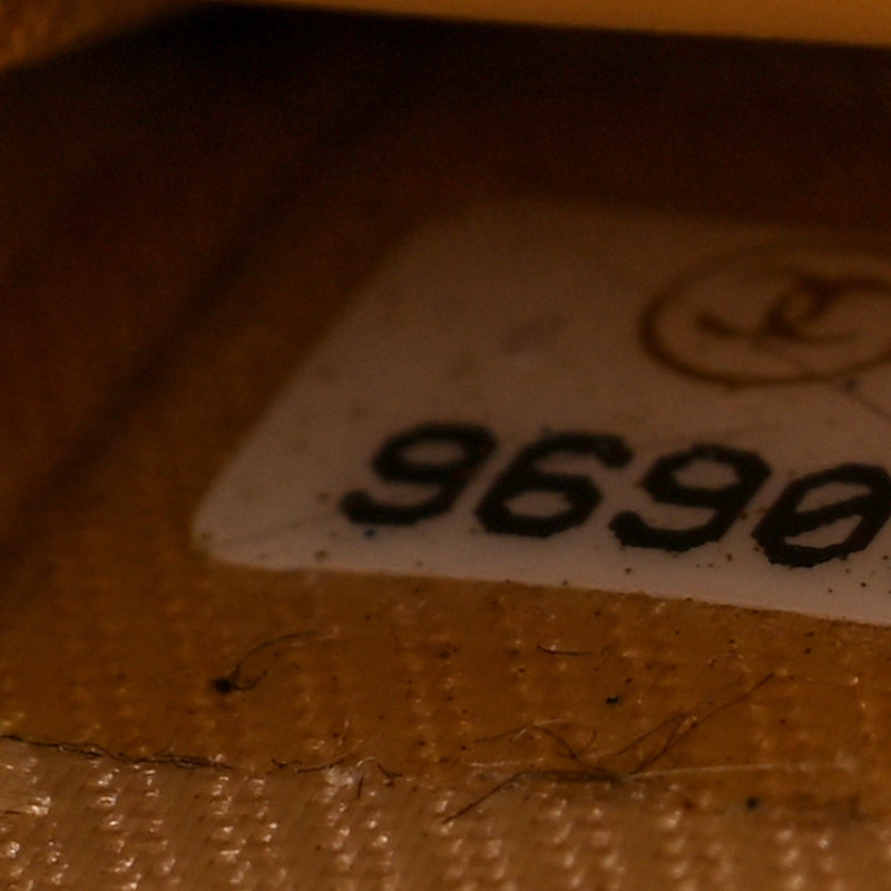 Calfskin Long Bi-Fold Wallet Pink