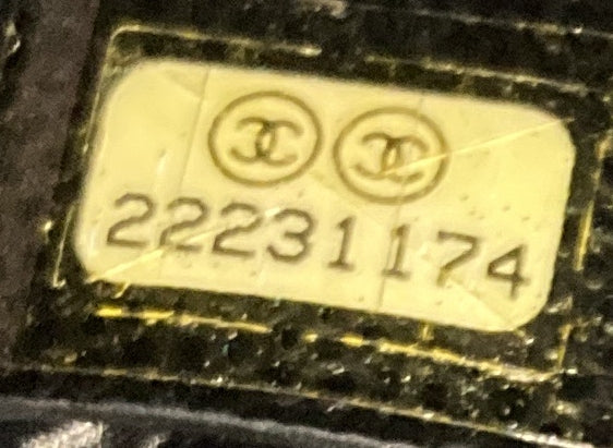 O Case Clutch Chevron Caviar Large