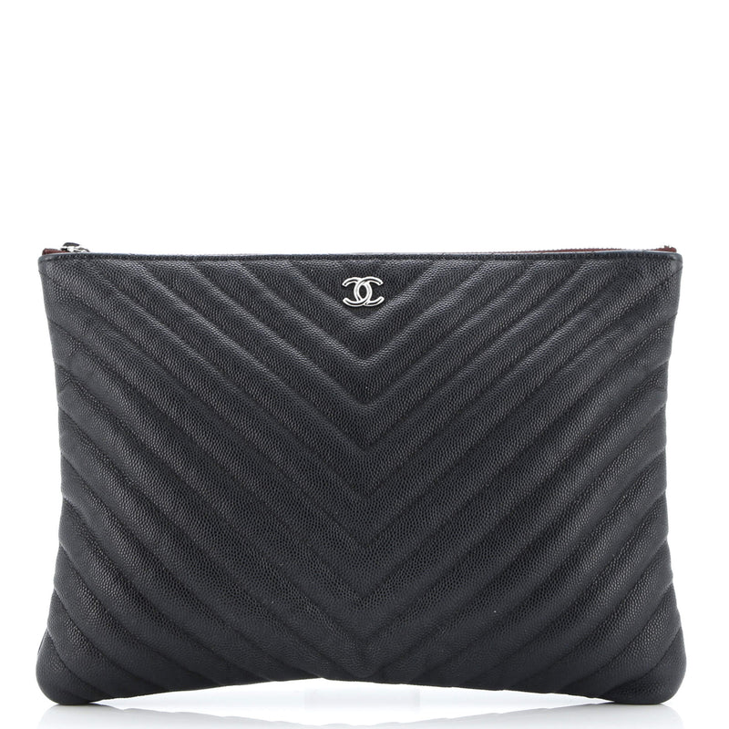 O Case Clutch Chevron Caviar Medium