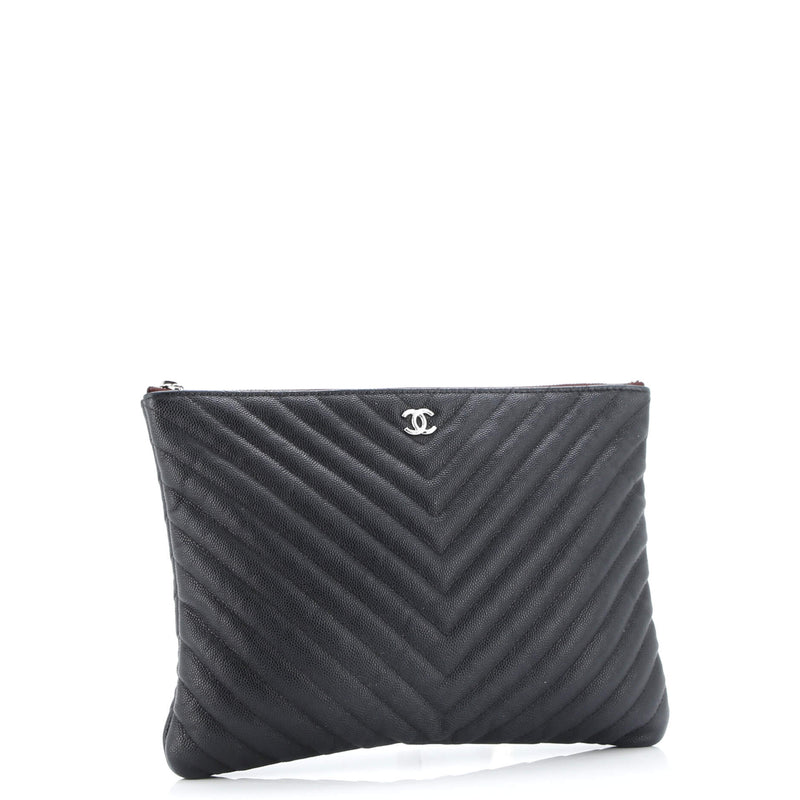 O Case Clutch Chevron Caviar Medium