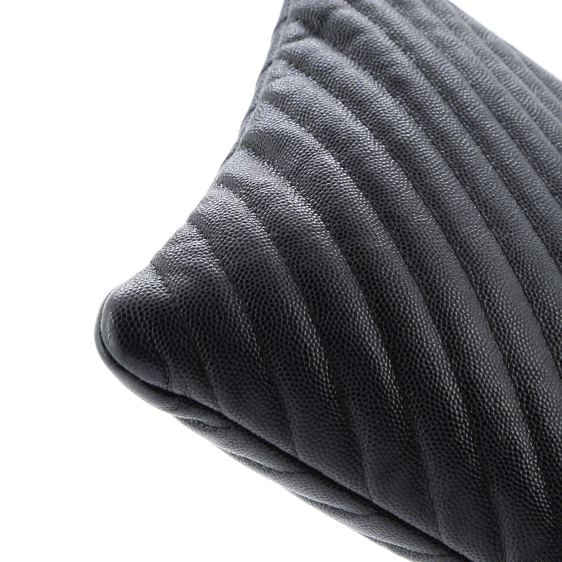 O Case Clutch Chevron Caviar Medium