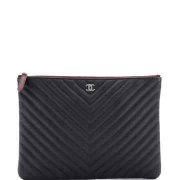 O Case Clutch Chevron Caviar Medium