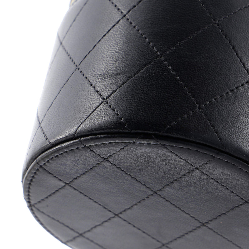 Cc Round Vanity Case With Chain Quilted