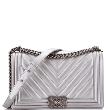 Boy Flap Bag Chevron Caviar New Medium