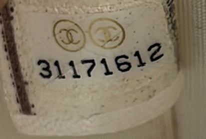 Cc Round Vanity Case With Chain Quilted