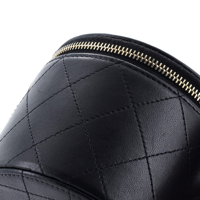 Cc Round Vanity Case With Chain Quilted