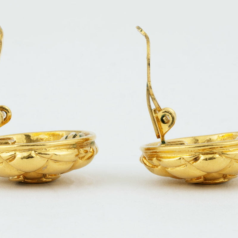 Matelasse Round Clip-On Earrings Metal