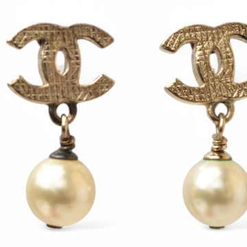 Chanel Cc Logo Earrings Metal Gold-Tone
