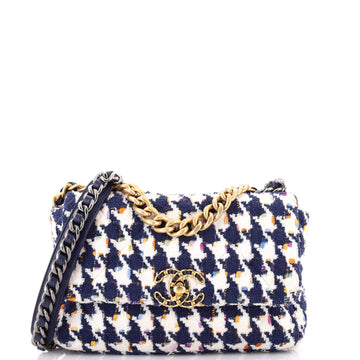 19 Flap Bag Quilted Houndstooth Tweed