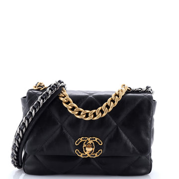 19 Flap Bag Quilted Shiny Crumpled